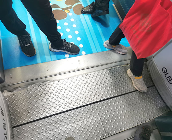 高鐵車(chē)廂聯(lián)連