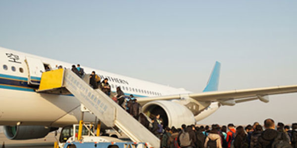 飛機(jī)登機(jī)過(guò)橋